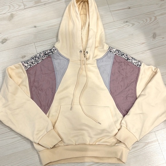 Blank nyc patched sweatshirt never worn - Picture 1 of 4